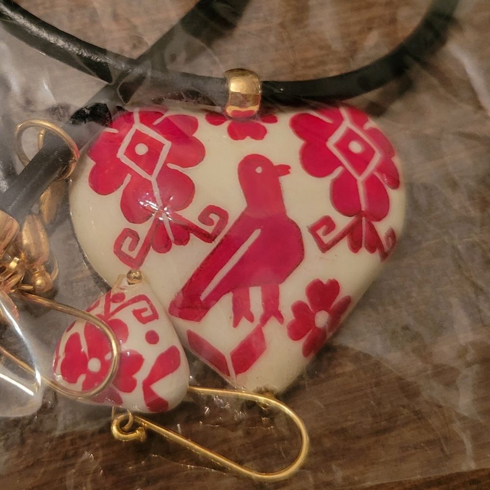 NWT Necklace and Earrings Set. Red Bird. Cardinal. Hearts
